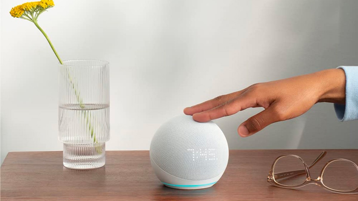 J'ai testé les trois assistants vocaux chez moi : un seul pilote vraiment tous mes objets connectés