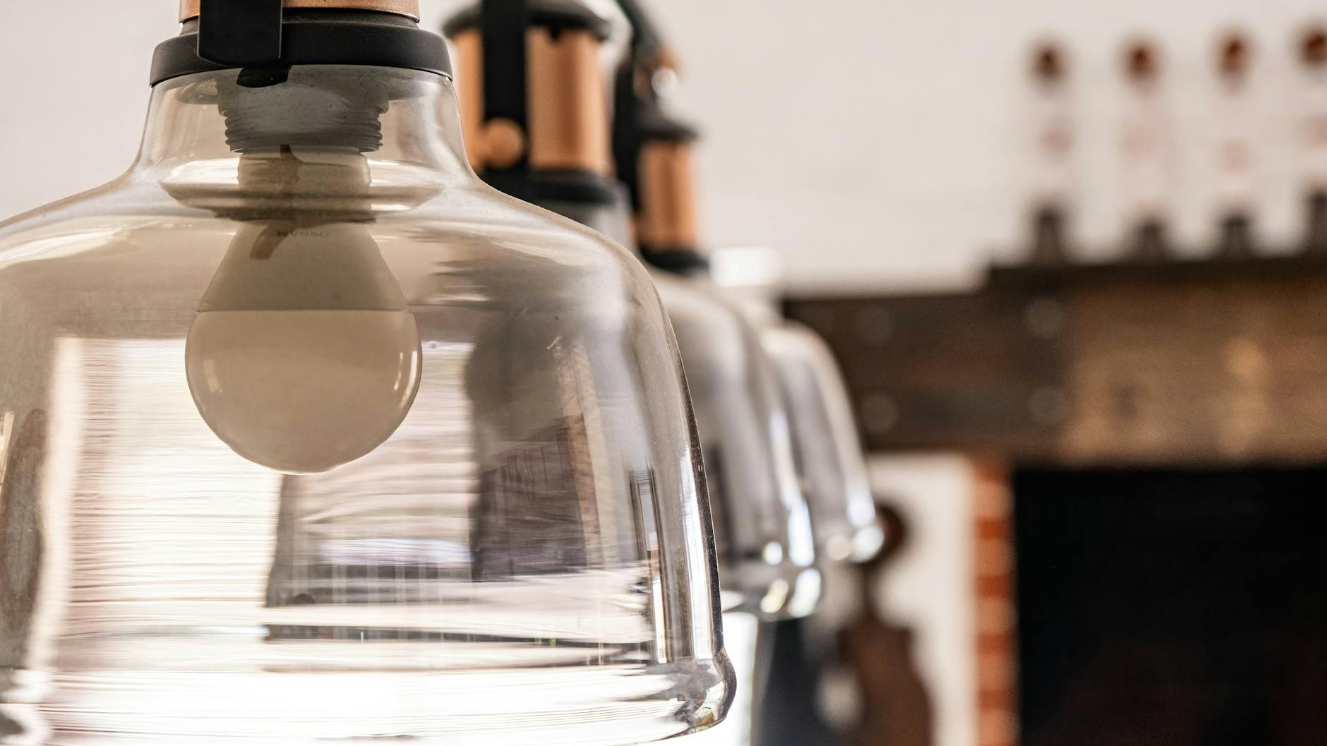 Vos ampoules connectées sont éteintes ? Regardez votre compteur : elles n'ont jamais cessé de tourner