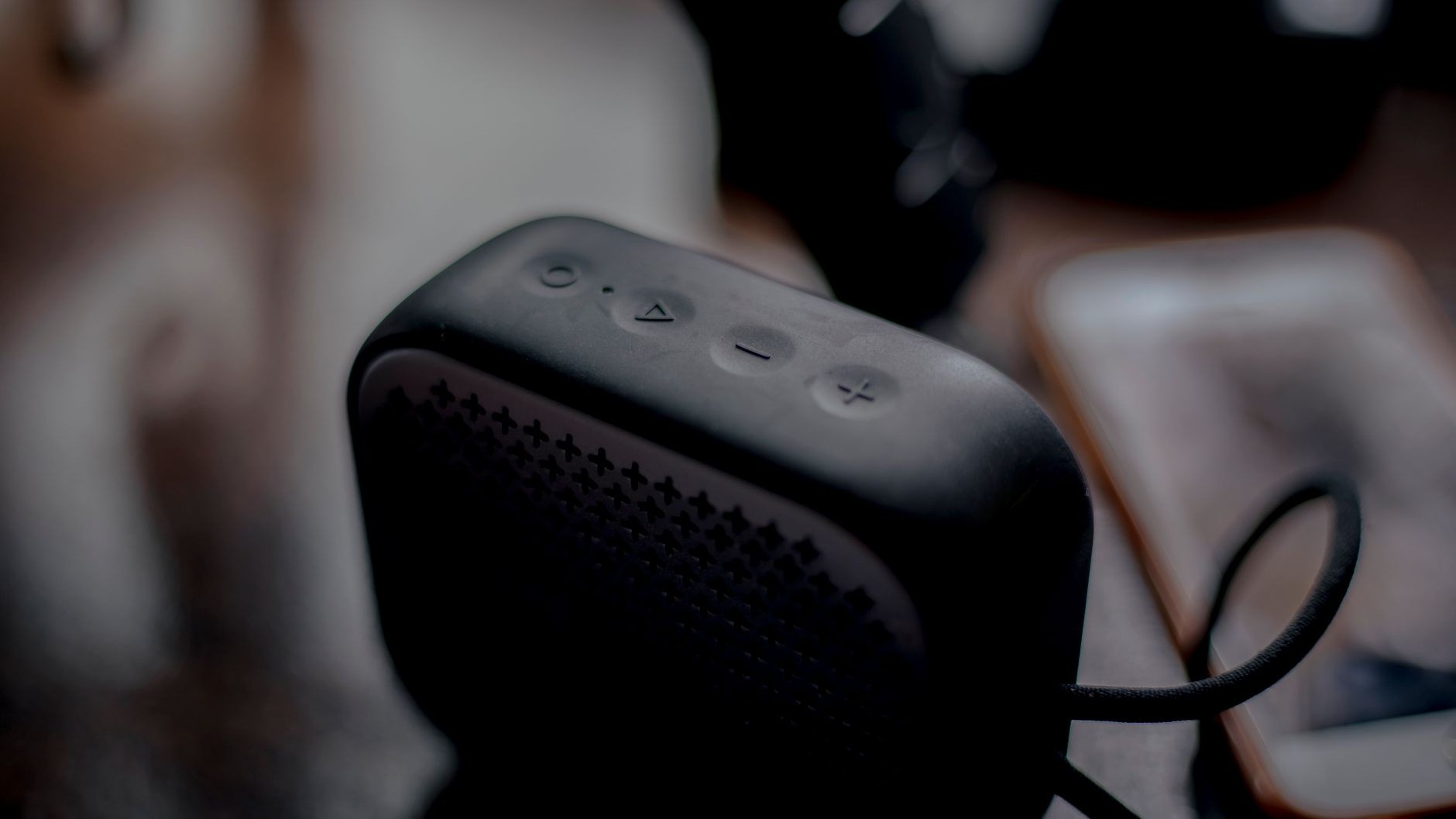 Fini les radios qui démarrent toutes seules le matin sur mon enceinte Bose : le bouton est toujours là, mais il ne reste q...