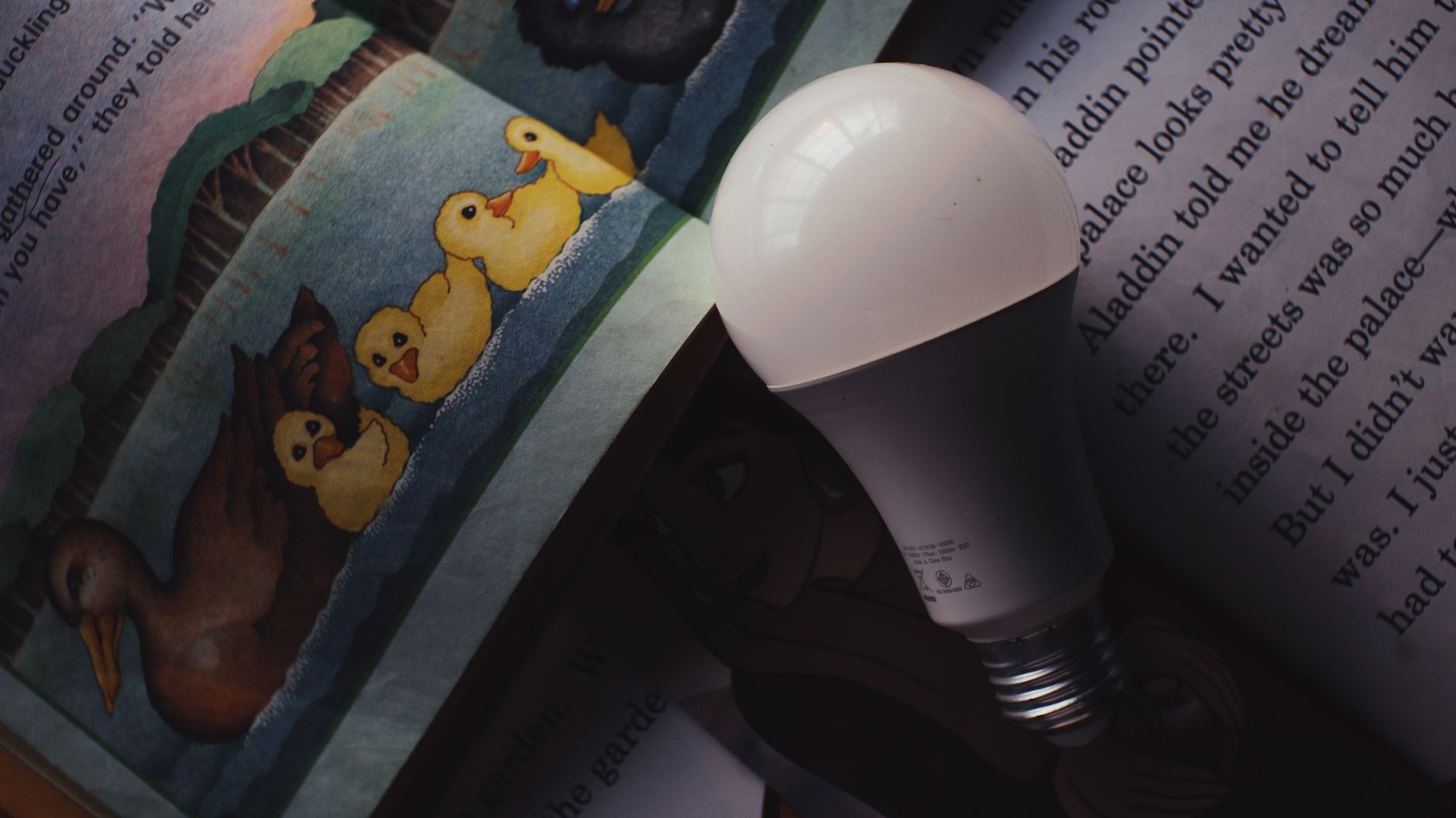 J'ai coupé l'interrupteur mural de ma chambre juste pour éteindre mon ampoule Philips Hue : le lendemain soir, elle s'est ...