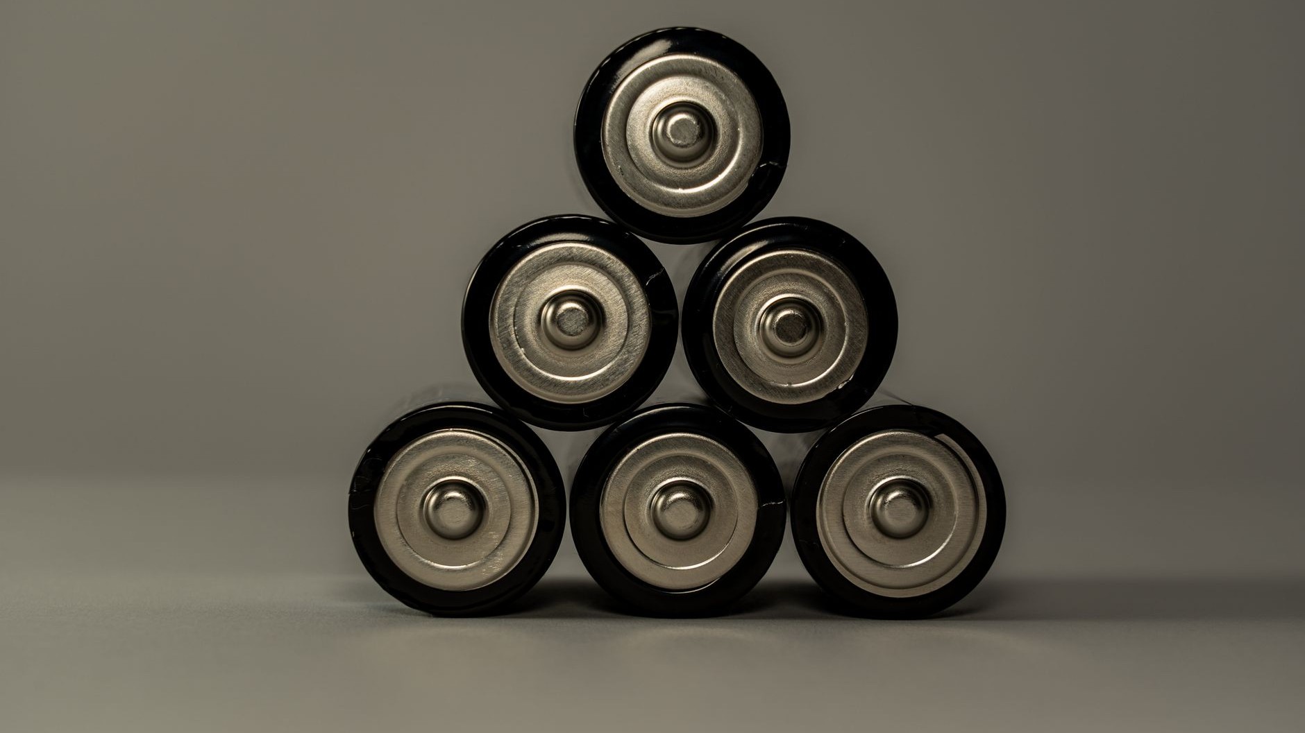 J'ai décroché mon détecteur de fumée qui bipait toutes les minutes juste pour lui changer la pile : en le retournant, j'ai...