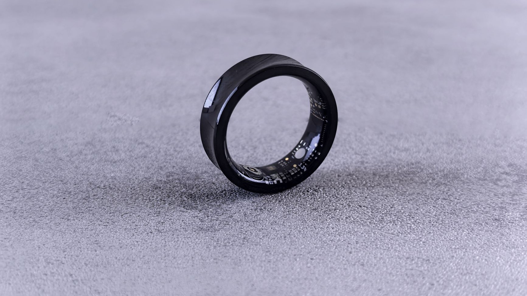 Ma bague Oura se recharge deux fois par jour depuis quelques mois et ce n'est pas parce que je l'ai trop portée